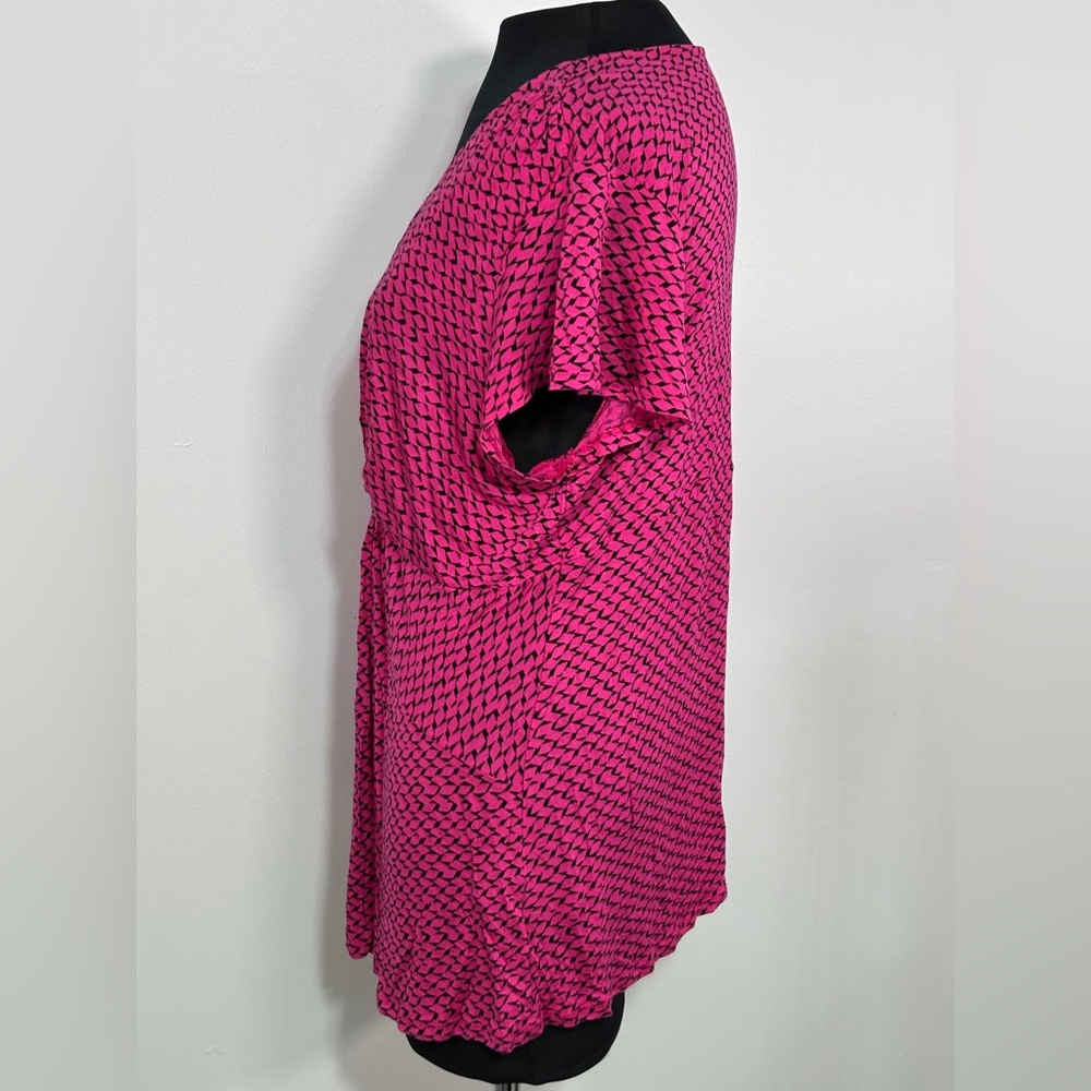 Unbranded Women’s Wrap Shirt Tunic Size XL Geometric Pink Black - Picture 3 of 4